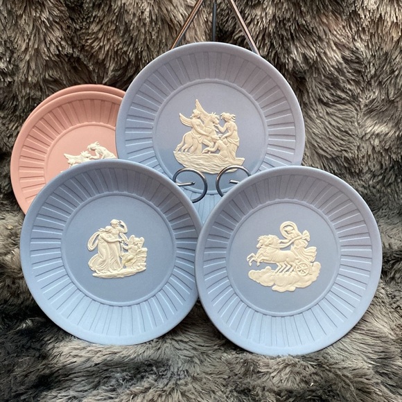 Set of Wedgwood Jasper Vintage Mini Plates - Picture 14 of 16